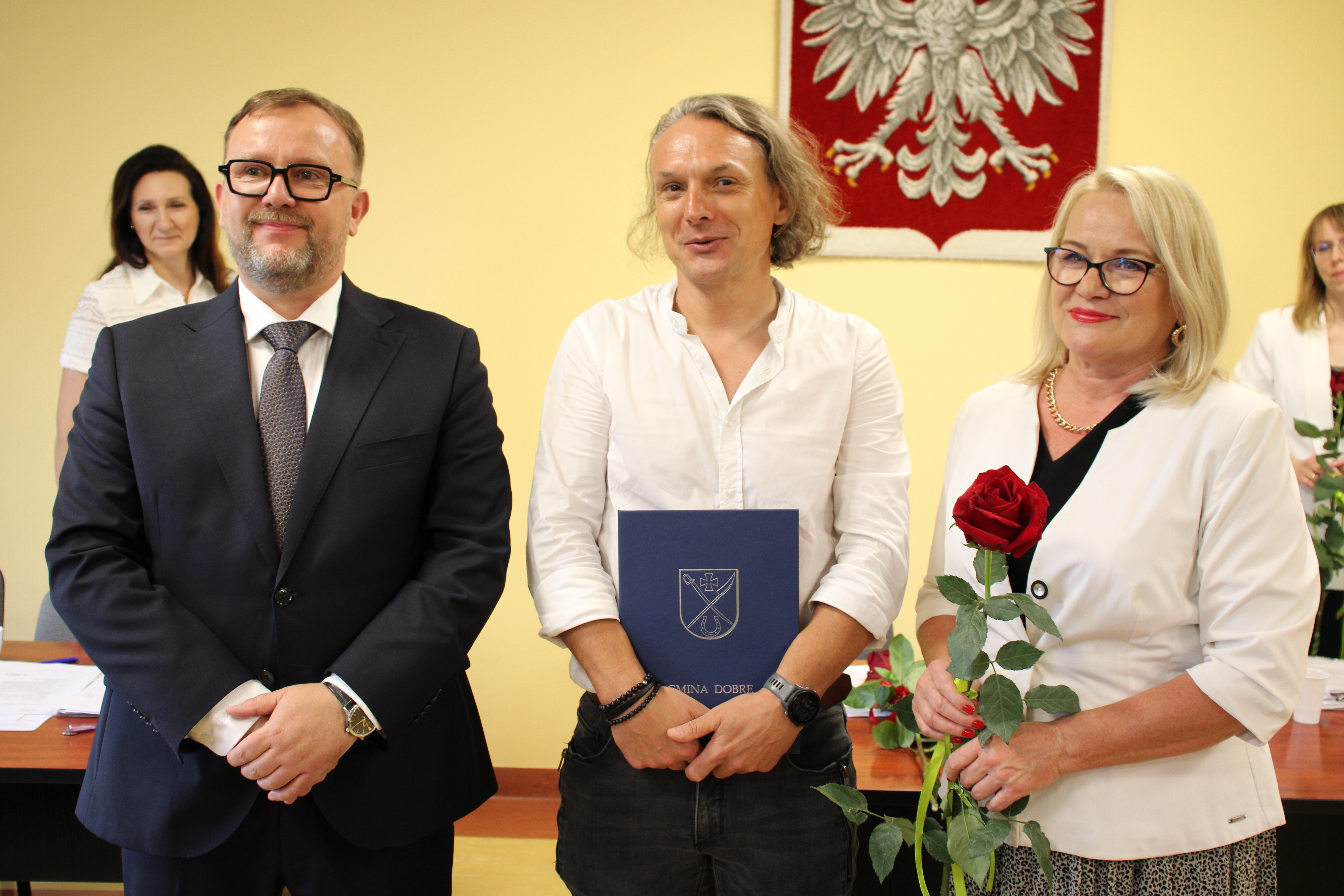 Wręczenie nagród i stypendium dla uczniów za wybitne osiągnięcia w nauce podczas sesji Rady Gminy