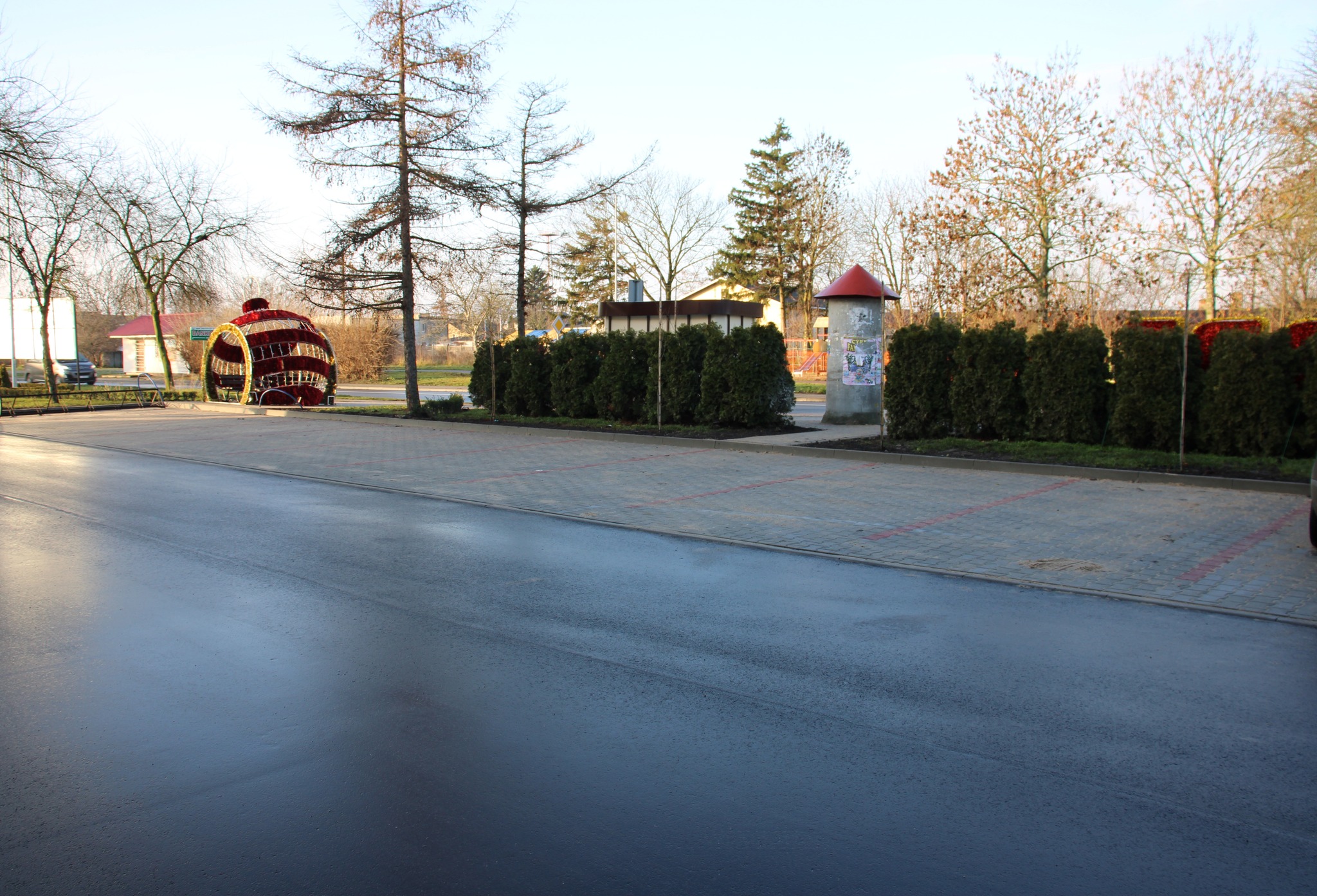 Przebudowa drogi przed budynkiem Urzędu Gminy