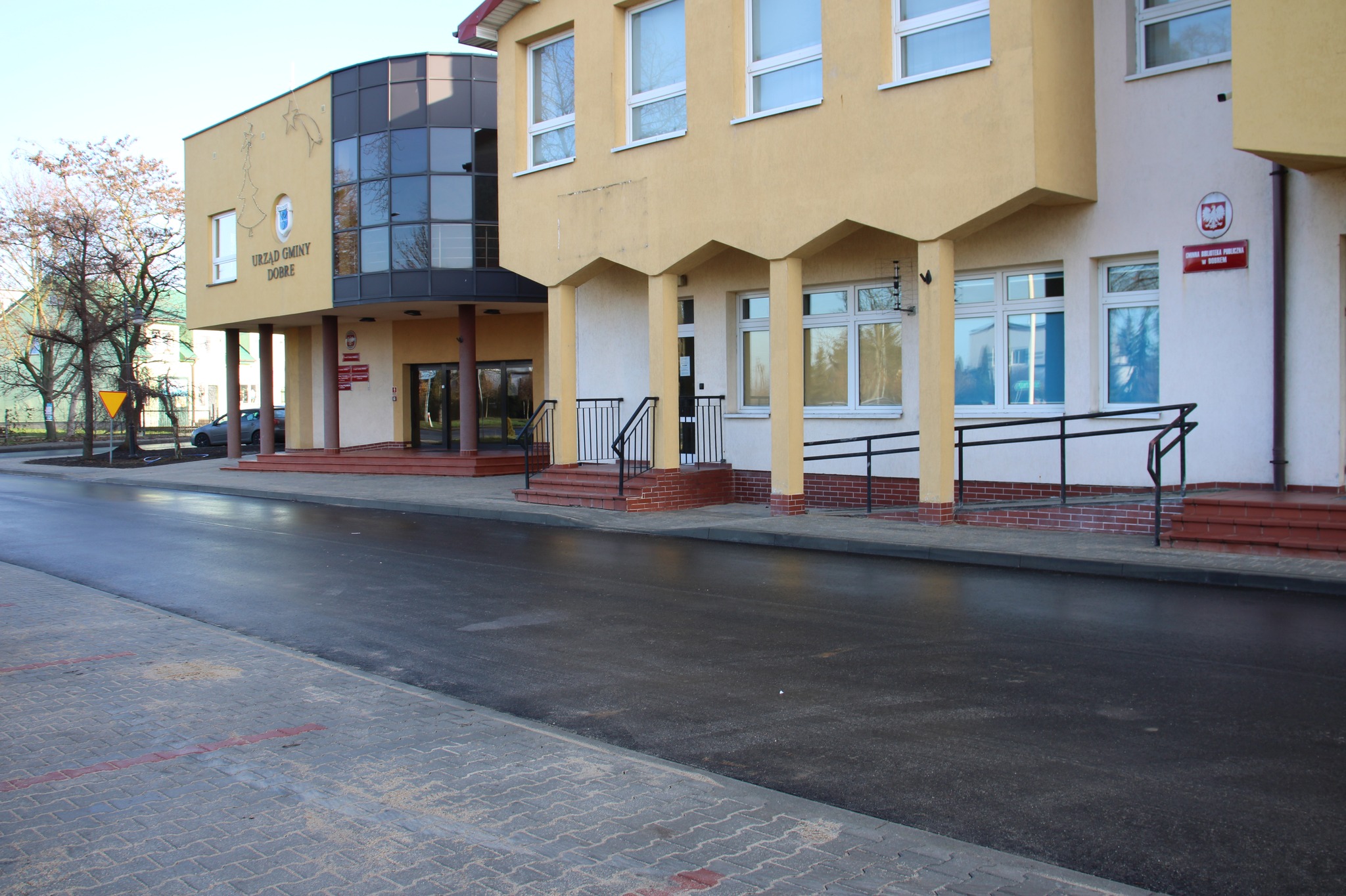 Przebudowa drogi przed budynkiem Urzędu Gminy